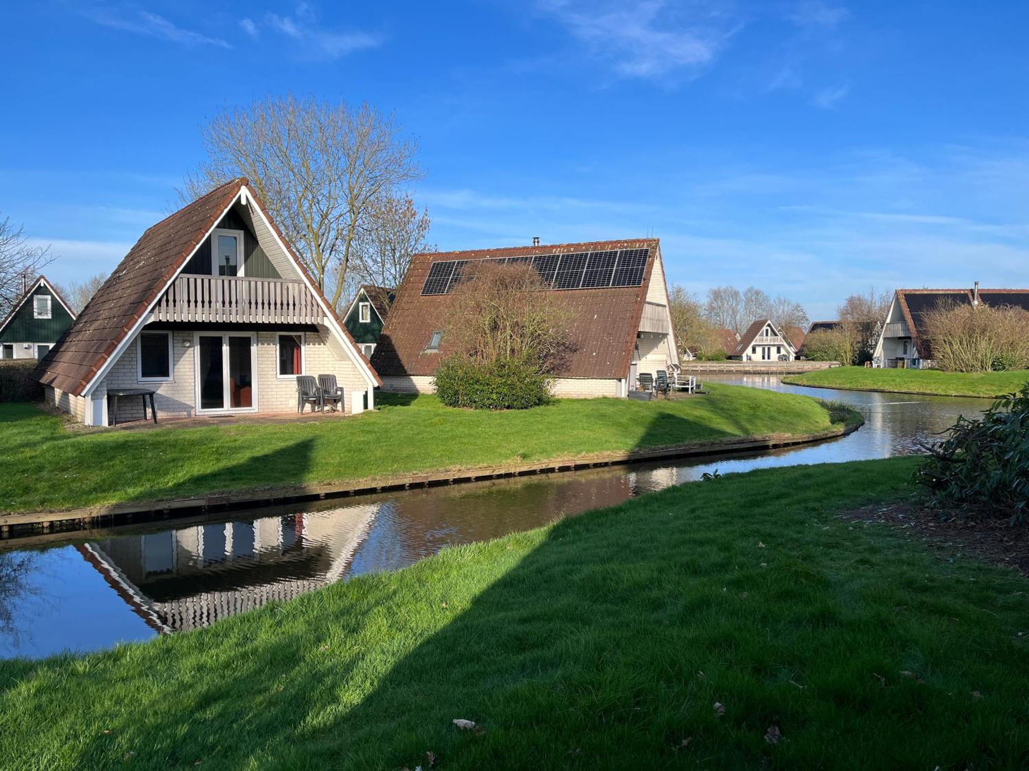 Vakantiepunt 142 - Moderne Vakantiewoning Aan Het Water! Gramsbergen Экстерьер фото